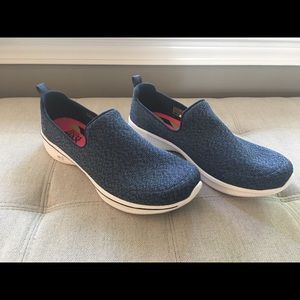 Skechers Goga Max Sneakers